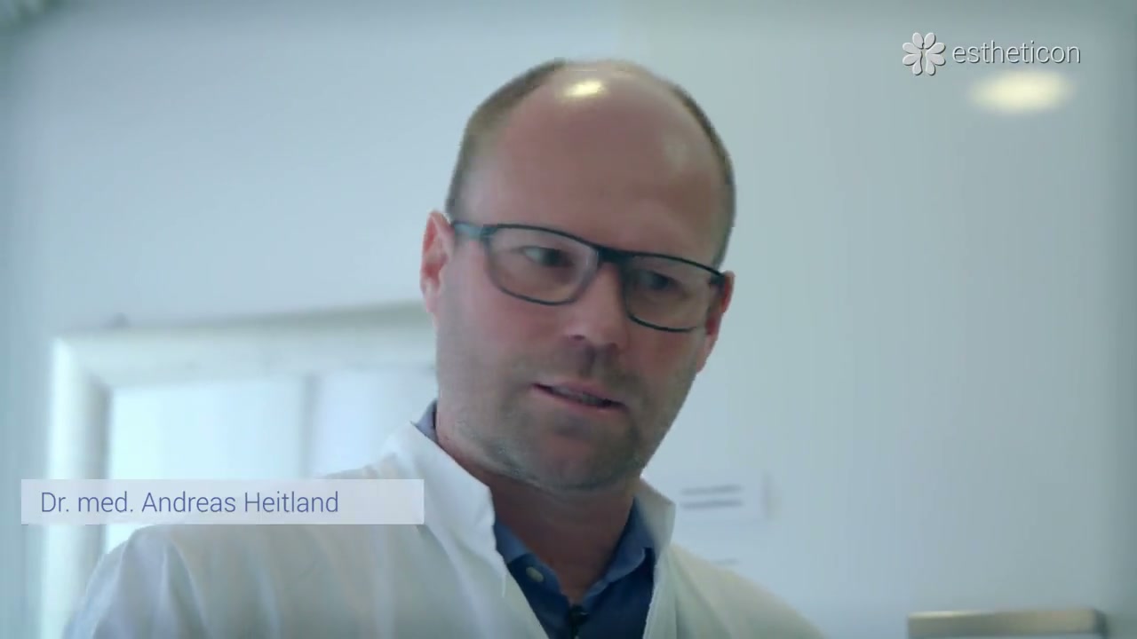Dr. med. Andreas Heitland erklärt die Lippenunterspritzung mit Hyaluron-Filler